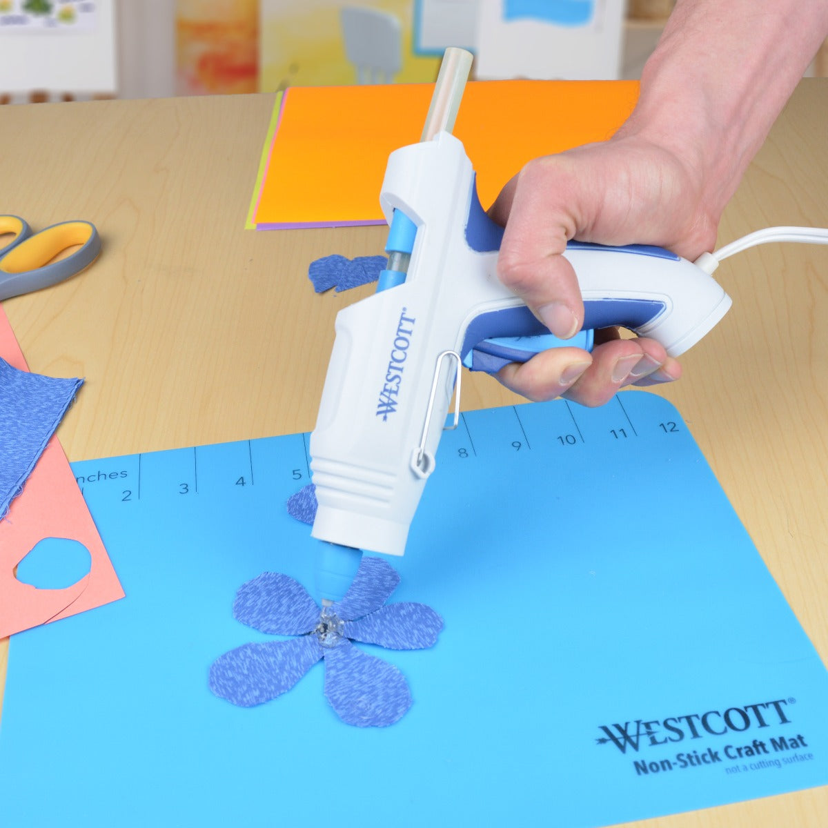 Westcott Premium Mid-Sized Hot Glue Gun 60 Watt (16893)